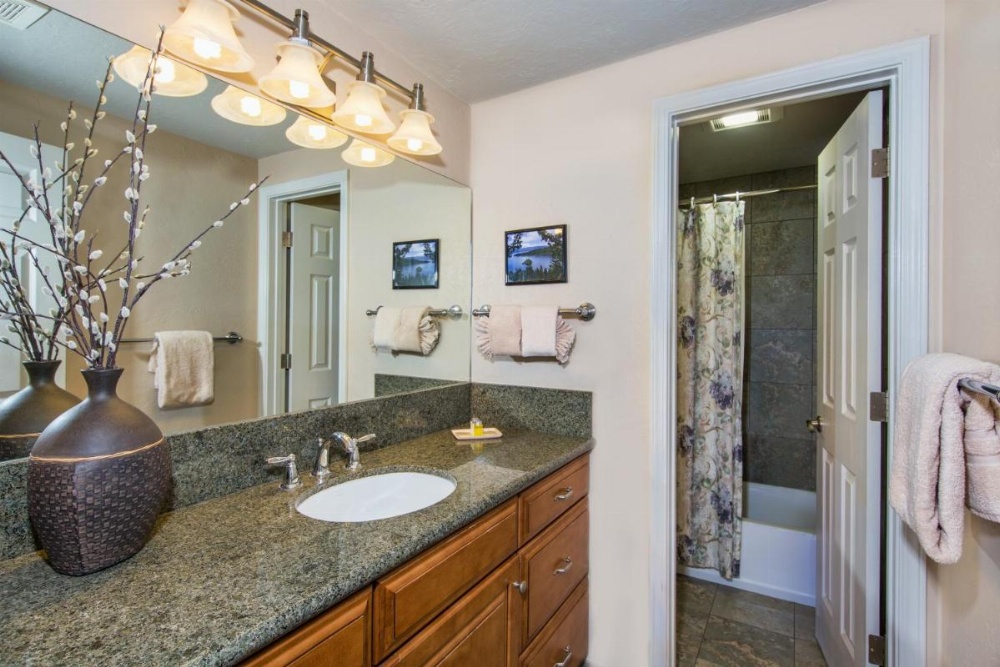 Tahoe Lakeshore Lodge & Spa Image 11