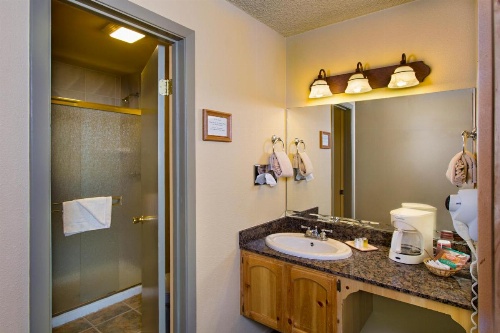 Tahoe Lakeshore Lodge & Spa image 27