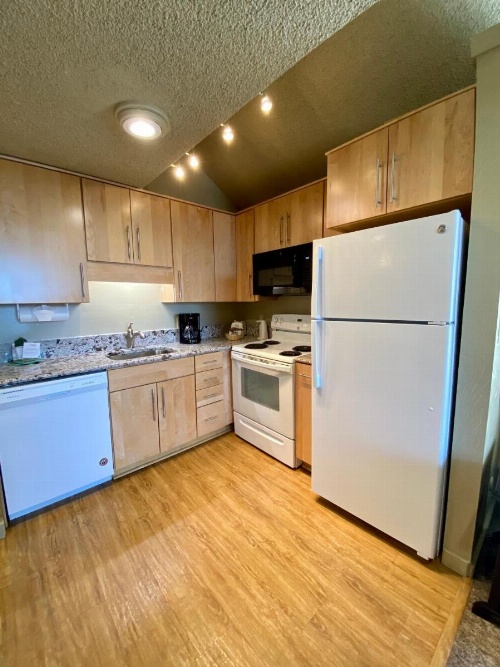 Tahoe Lakeshore Lodge & Spa image 40